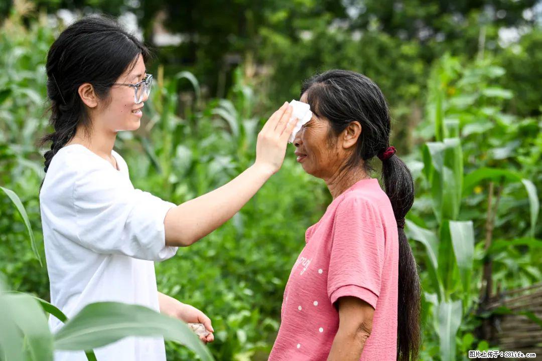 全网追的“扁担女孩”,找了一份暑假工,时薪12元 - 开封生活资讯 - 开封28生活网 kaifeng.28life.com